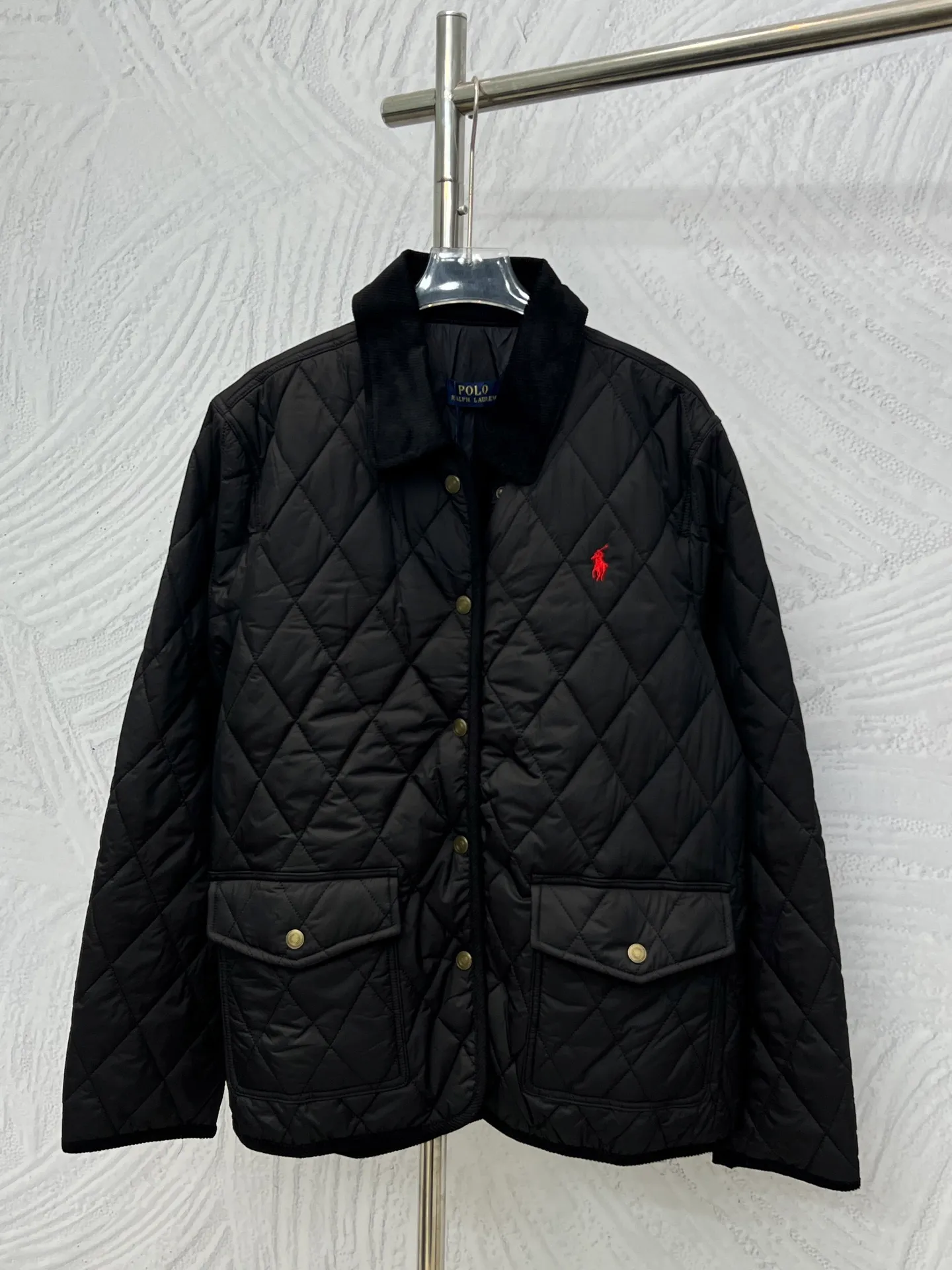 P350 Ralph Lauren logo embroidered diamond plaid corduroy cotton jacket. Exquisite small logo embroidery on the chest, corduroy color-blocked lapels, pocket design showing details, customized accessories, complete with three standards. Size: S M L XL